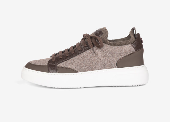 Sneaker con calza elastica marrone