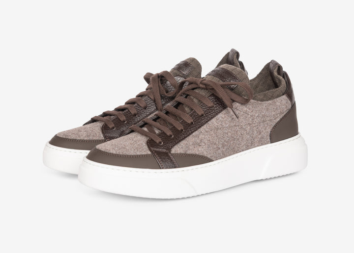 Sneaker con calza elastica marrone