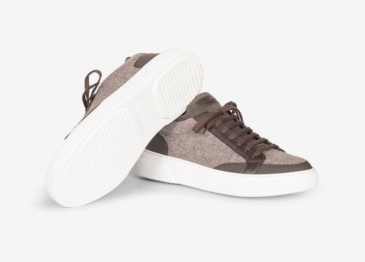 Sneaker con calza elastica marrone