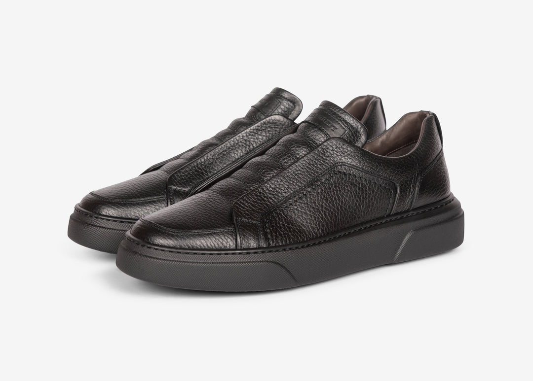 Sneaker in vitello martellato nero