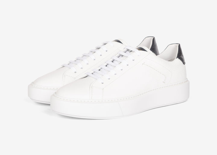 Sneaker in vitello martellato bianco
