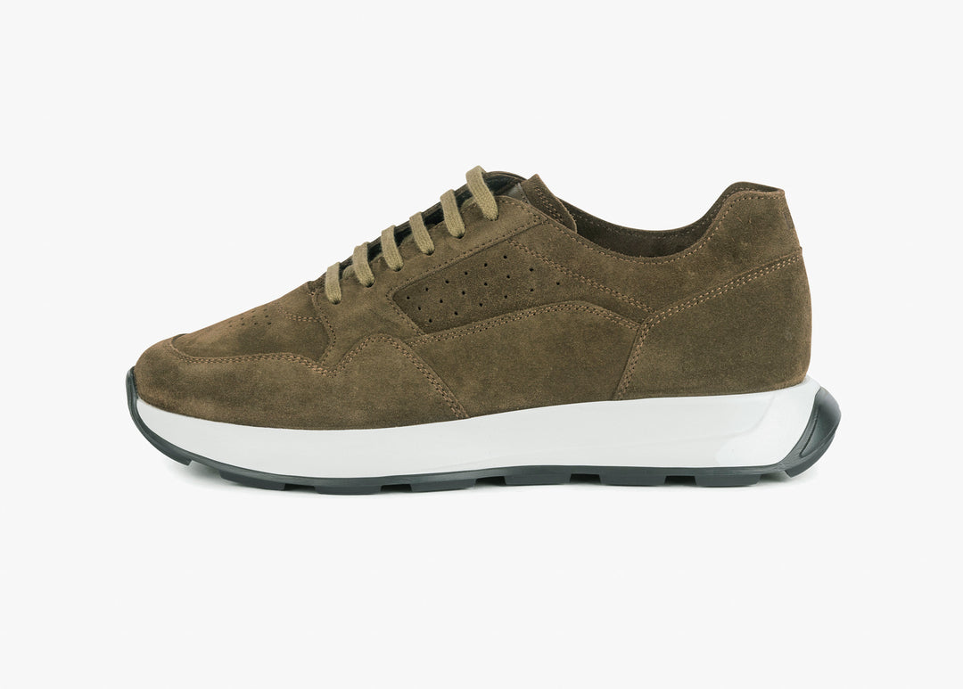 Running sneaker in suede verde