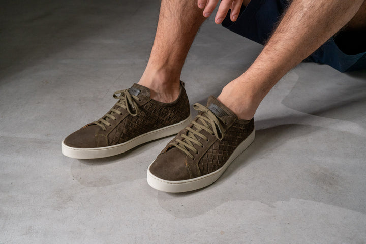 Sneaker en suède tressé olive vert