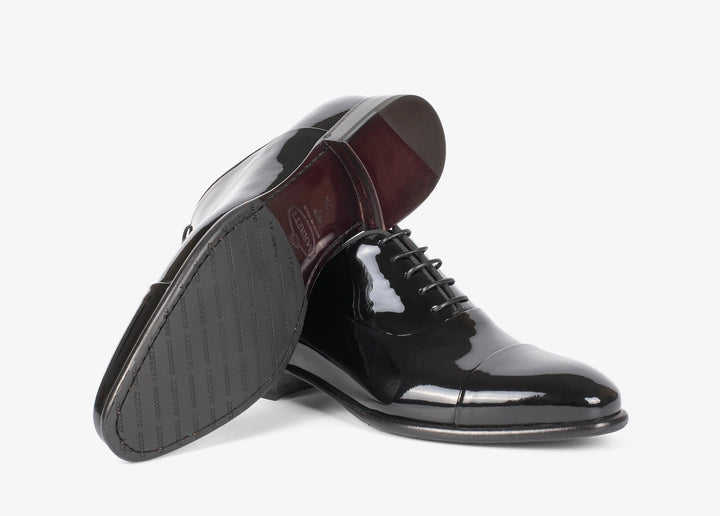 Richelieu en cuir brossé noir