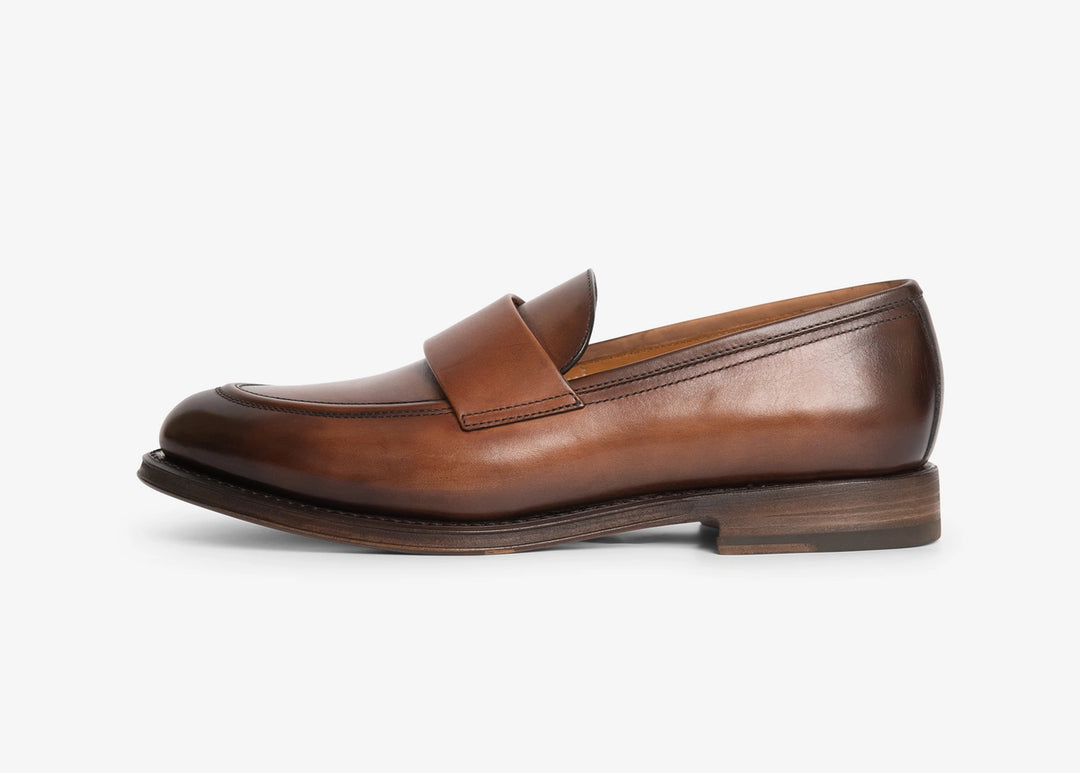Brown loafer with band in hand-aged leather