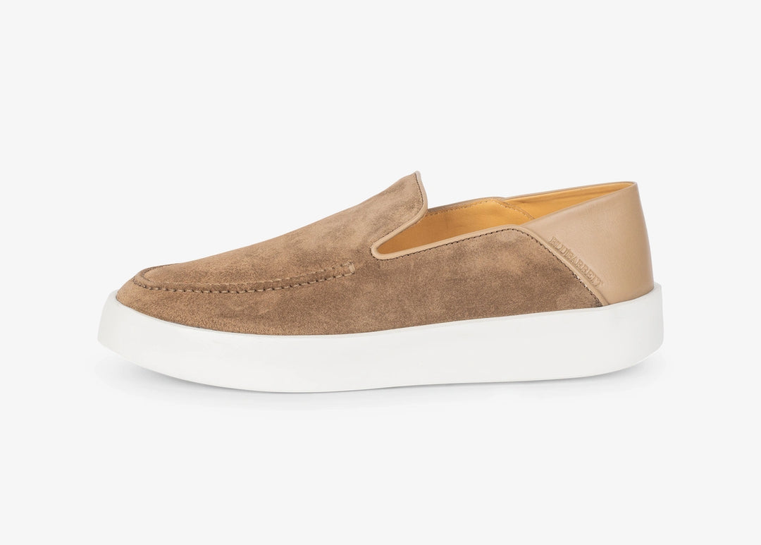 Slip-on sneaker in suede and beige leather